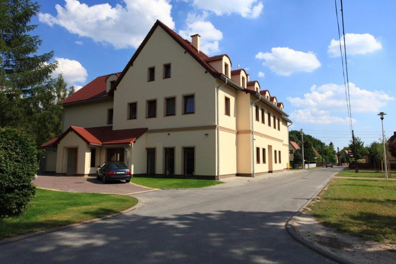 Отель Hotel Modrzewiowy Dwór Гливице-48