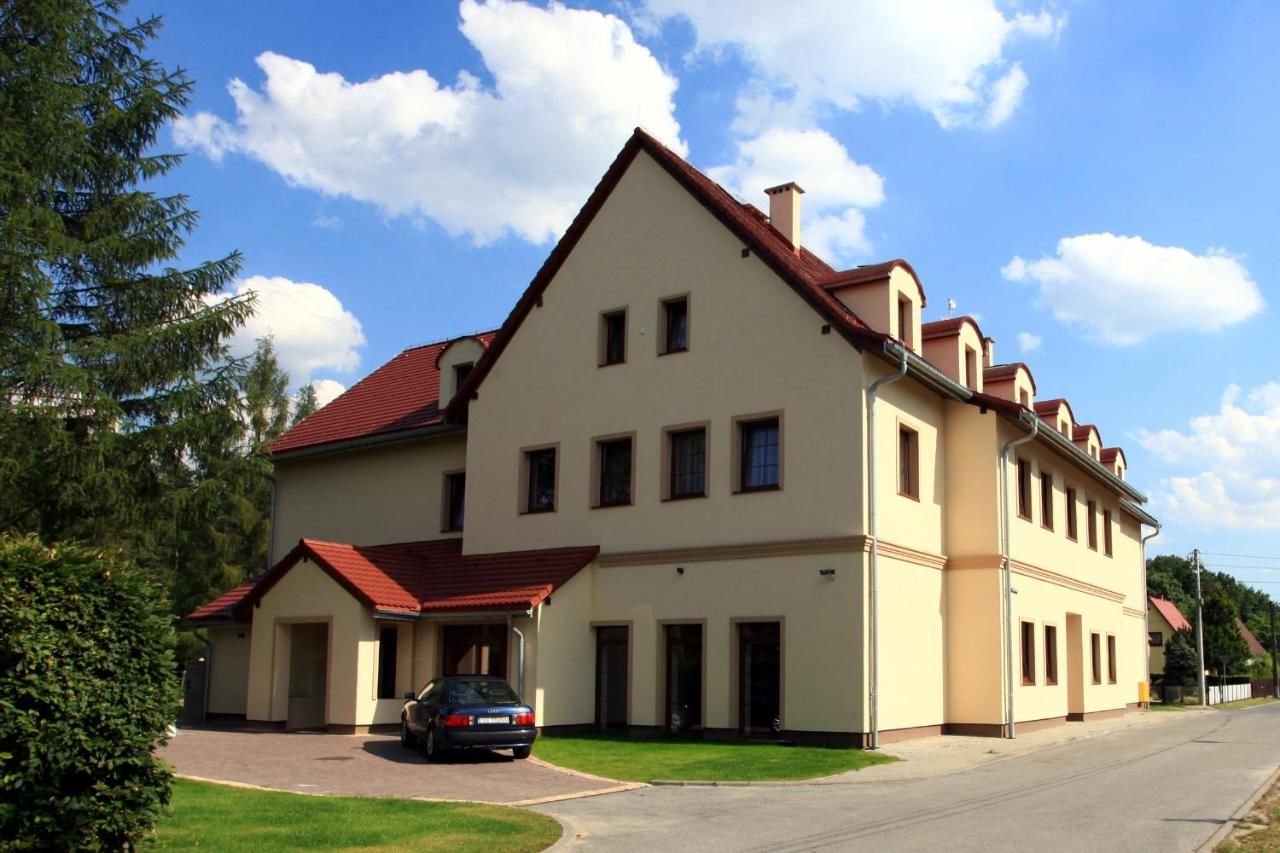 Отель Hotel Modrzewiowy Dwór Гливице-8